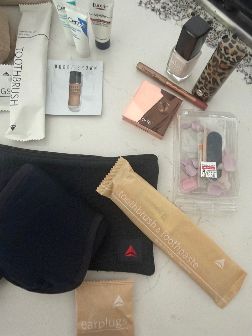 Missoni FC amenity bag , tarte , lakur, nails, Marc Jacob lipstick & - Picture 4 of 7